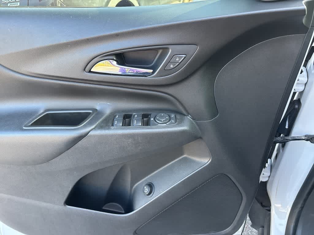 Thumbnail: 2020 Chevrolet Equinox - 10