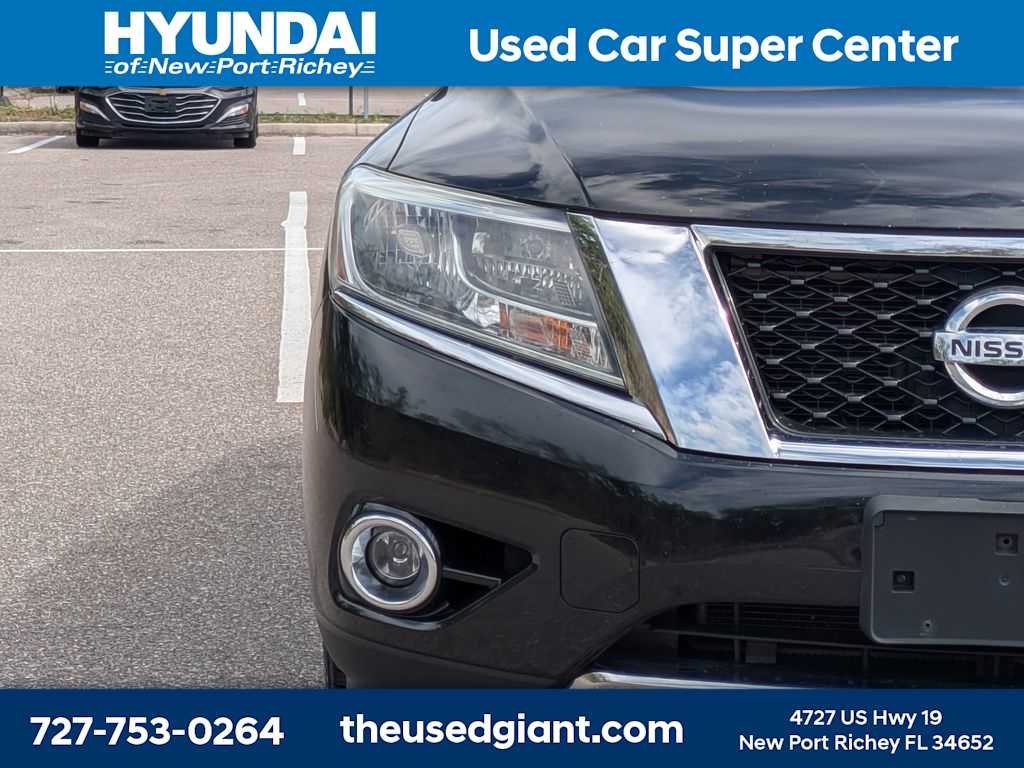 Thumbnail: 2015 Nissan Pathfinder - 9