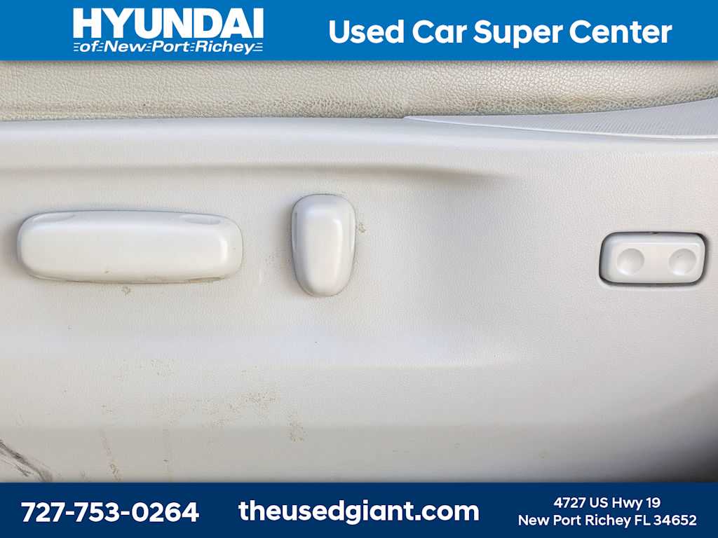 Thumbnail: 2009 Toyota Venza - 22