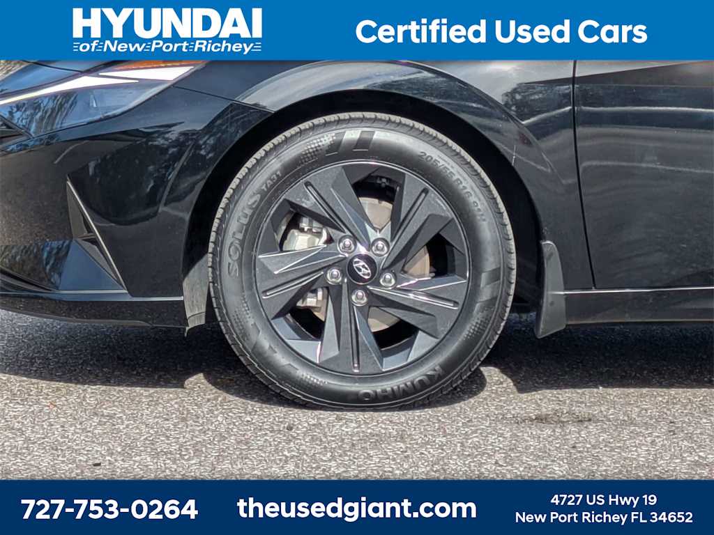 Thumbnail: 2023 Hyundai Elantra - 10