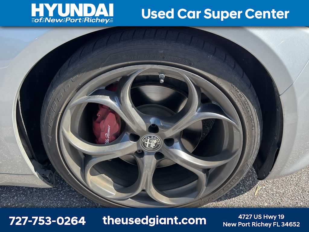 Thumbnail: 2019 Alfa Romeo Giulia - 5