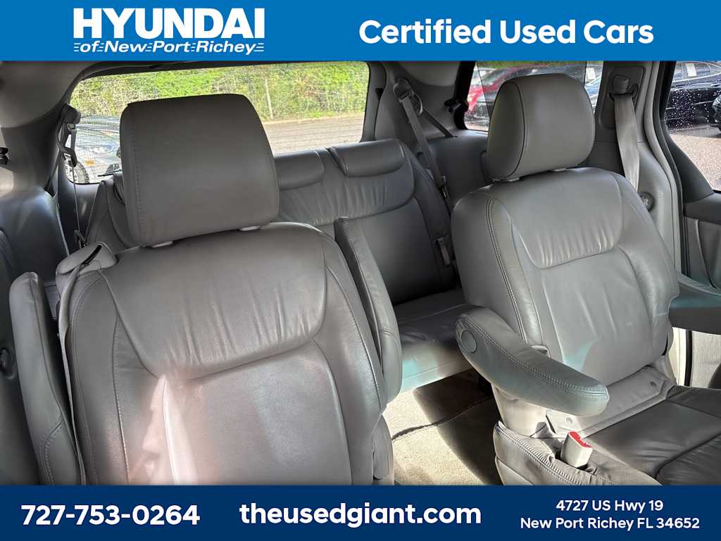 Thumbnail: 2009 Toyota Sienna - 7