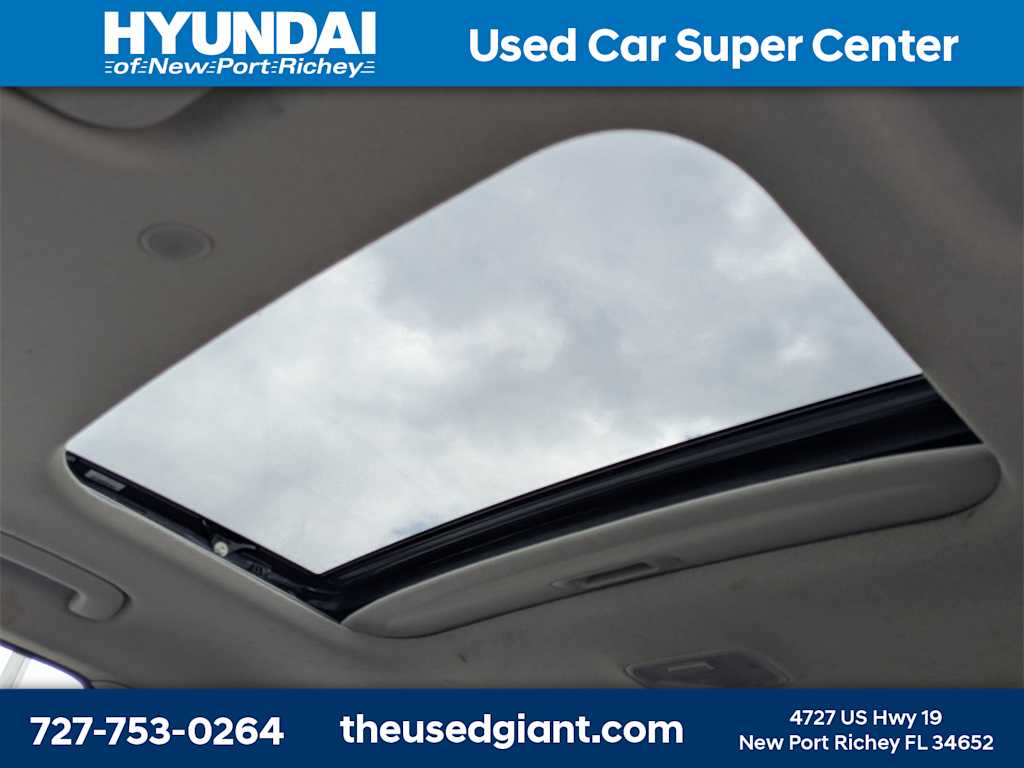 Thumbnail: 2023 Hyundai Venue - 20