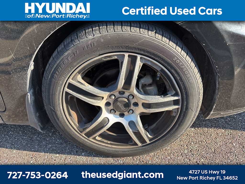 Thumbnail: 2014 Hyundai Accent - 5