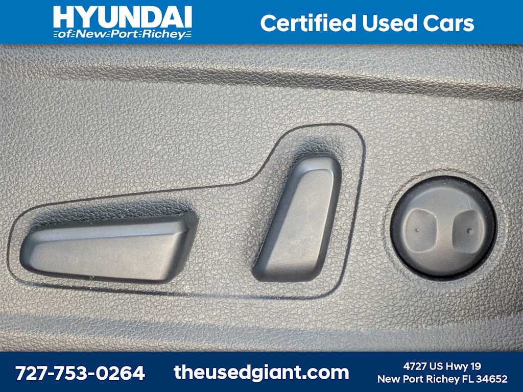 Thumbnail: 2023 Hyundai Santa Fe - 23