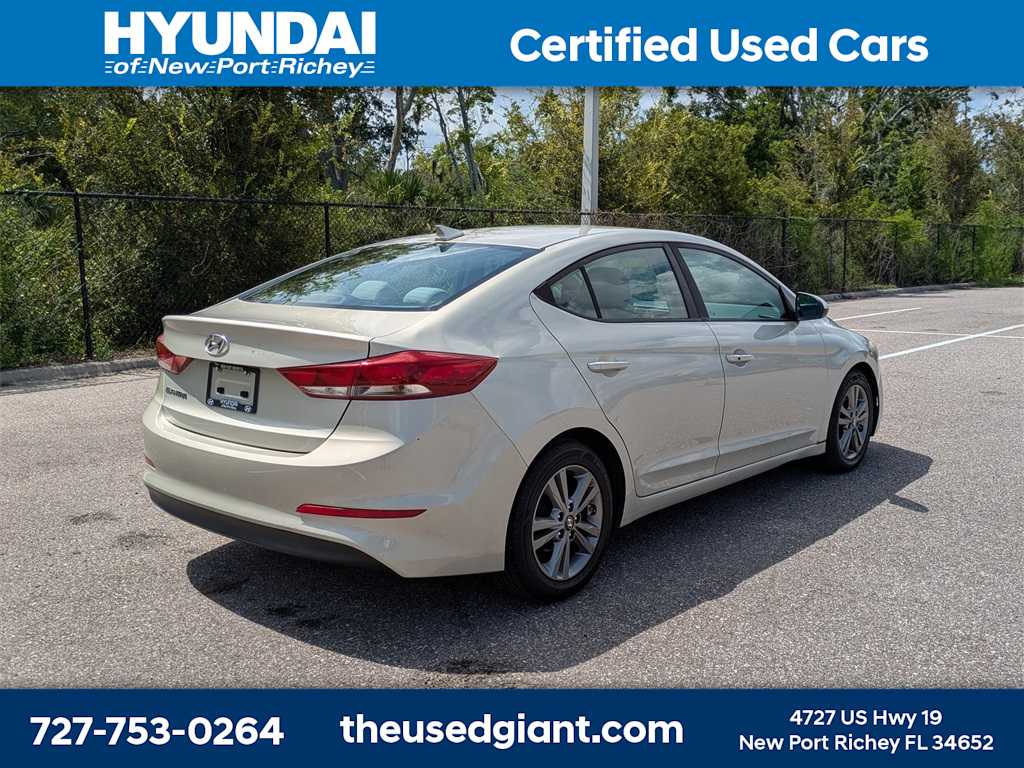 Thumbnail: 2017 Hyundai Elantra - 5
