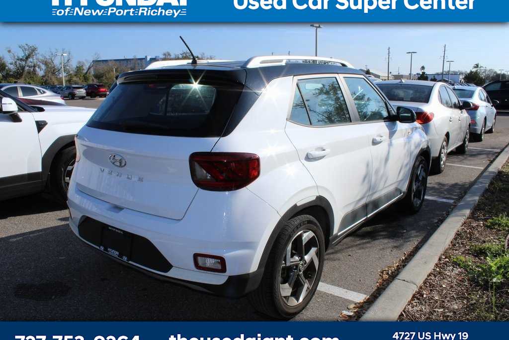 Thumbnail: 2023 Hyundai Venue - 3