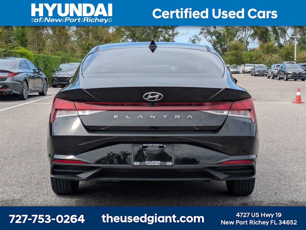 Thumbnail: 2021 Hyundai Elantra - 4