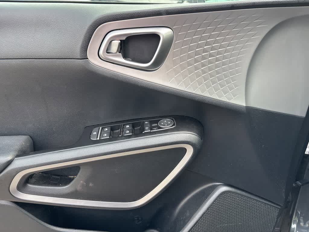 Thumbnail: 2022 Kia Soul - 9