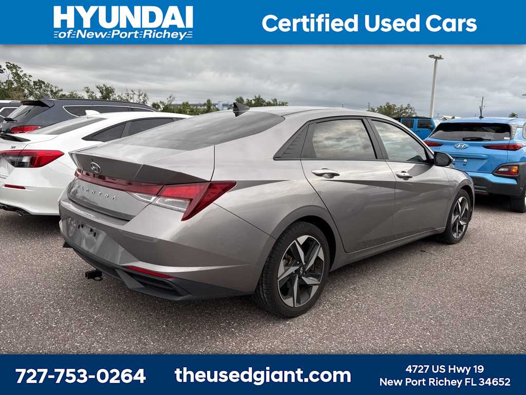 Thumbnail: 2023 Hyundai Elantra - 3