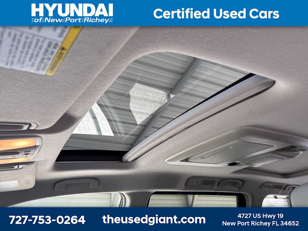 Thumbnail: 2012 Nissan Quest - 36
