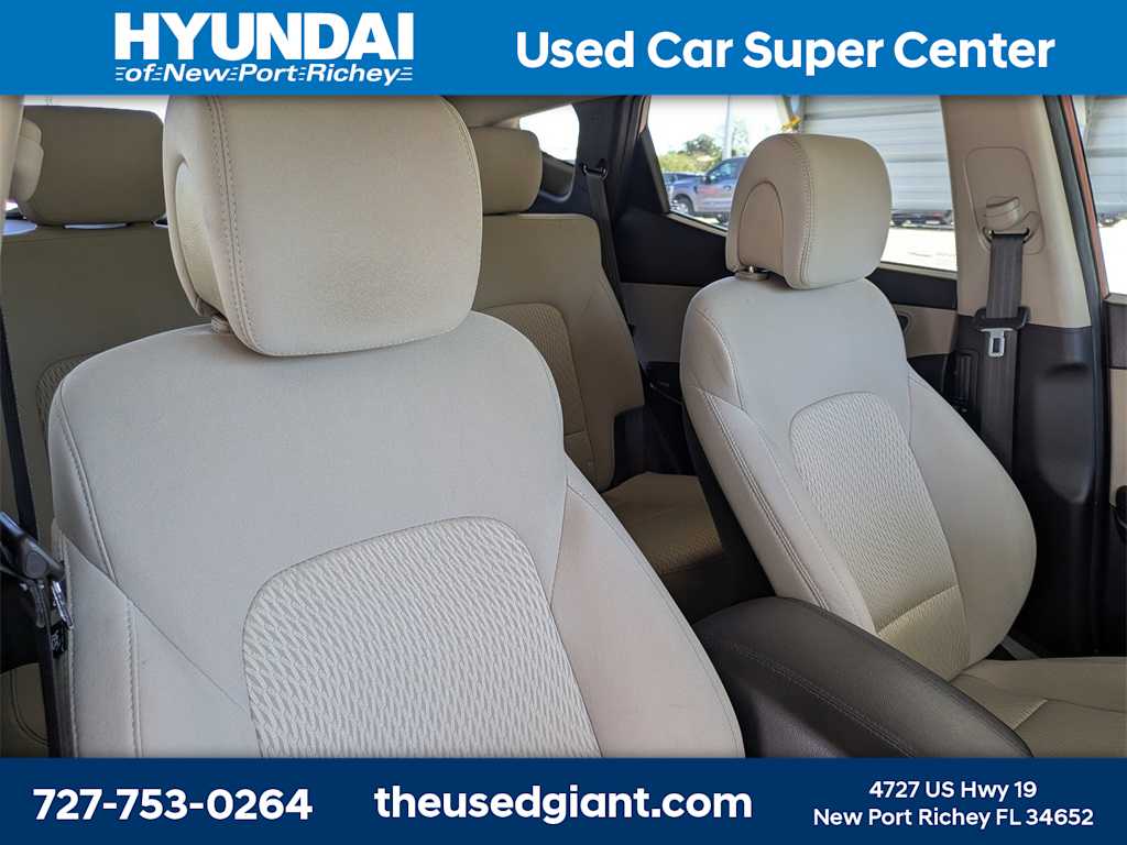 Thumbnail: 2017 Hyundai Santa Fe - 6