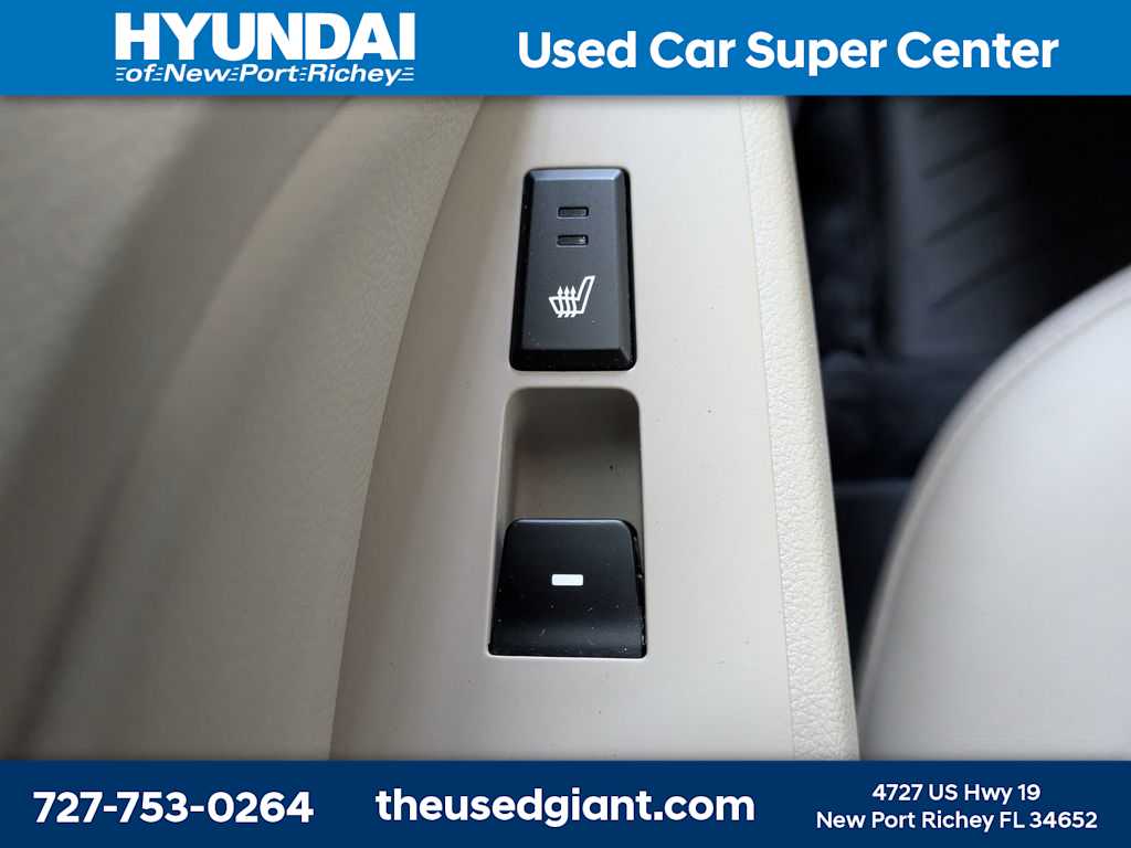 Thumbnail: 2017 Hyundai Elantra - 15