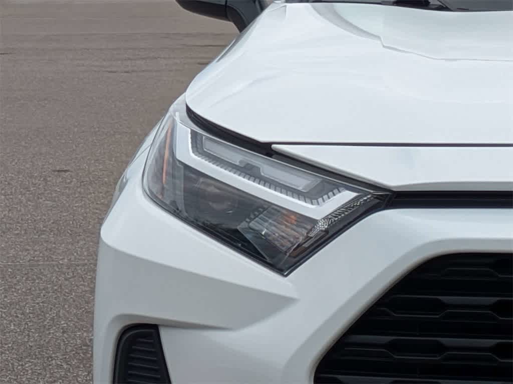 Thumbnail: 2025 Toyota RAV4 - 9