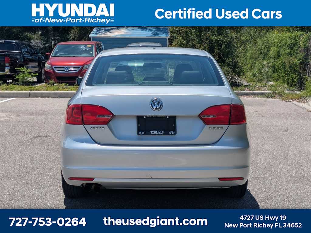 Thumbnail: 2011 Volkswagen Jetta - 4