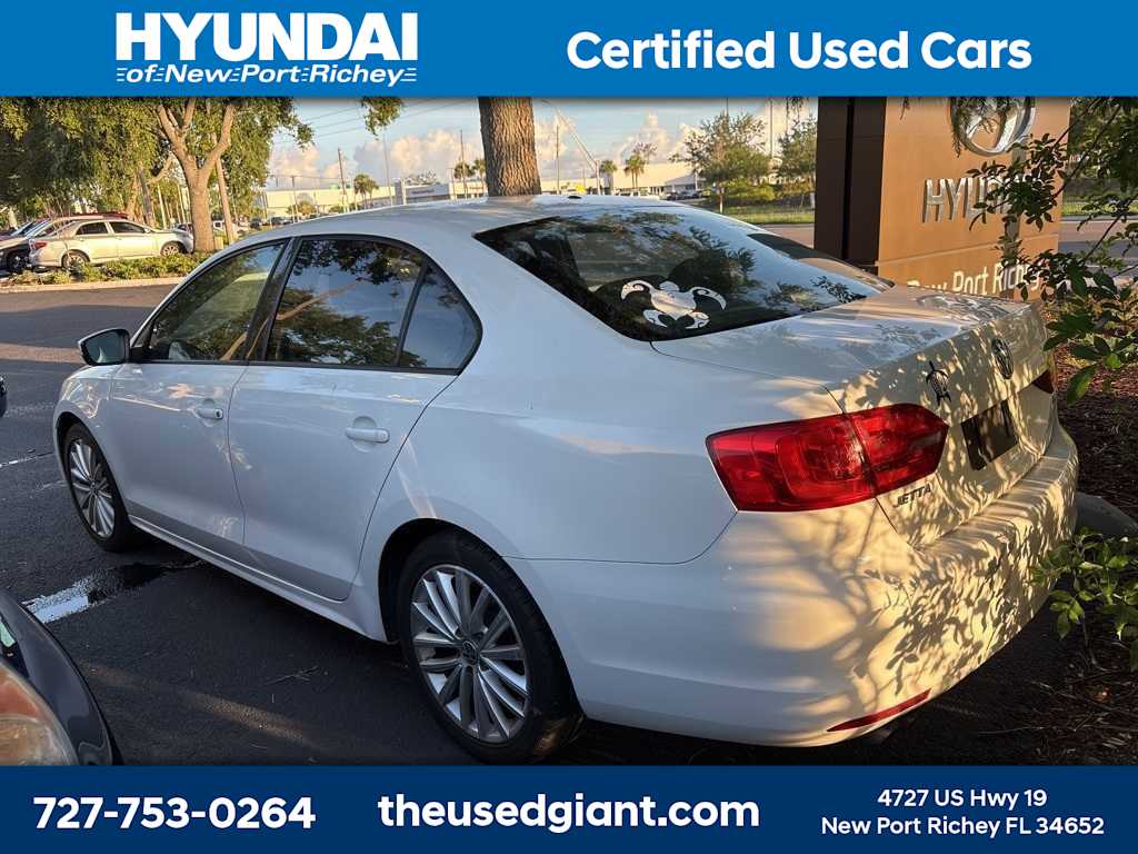 Thumbnail: 2012 Volkswagen Jetta - 2
