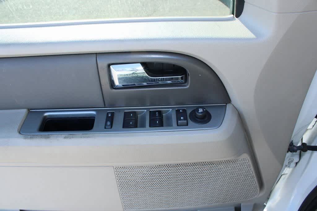 Thumbnail: 2010 Ford Expedition - 11