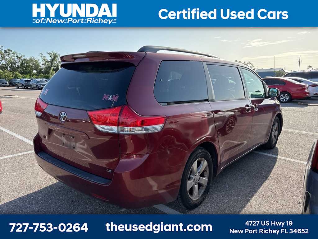 Thumbnail: 2013 Toyota Sienna - 3
