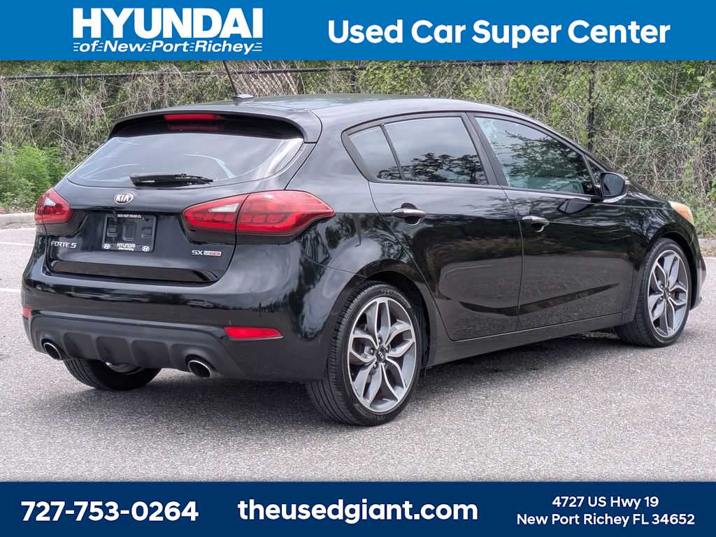 Thumbnail: 2016 Kia Forte - 5