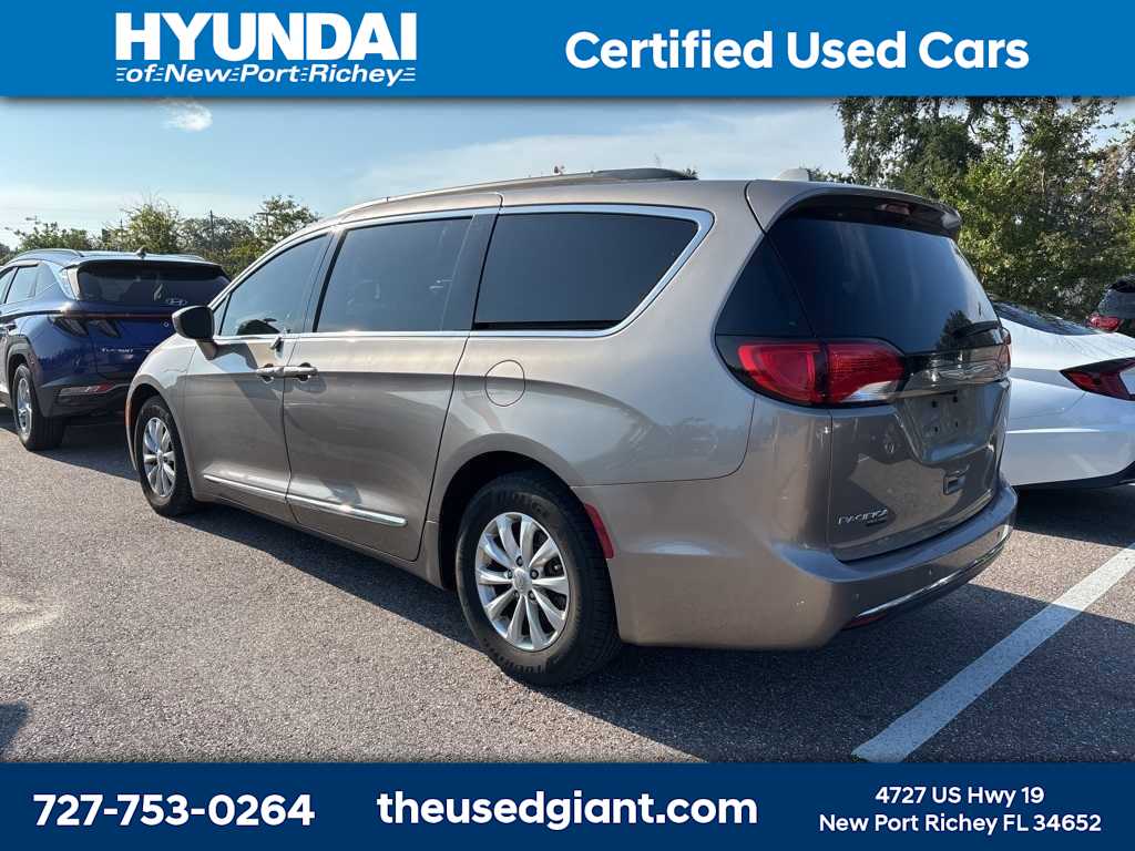 Thumbnail: 2017 Chrysler Pacifica - 2