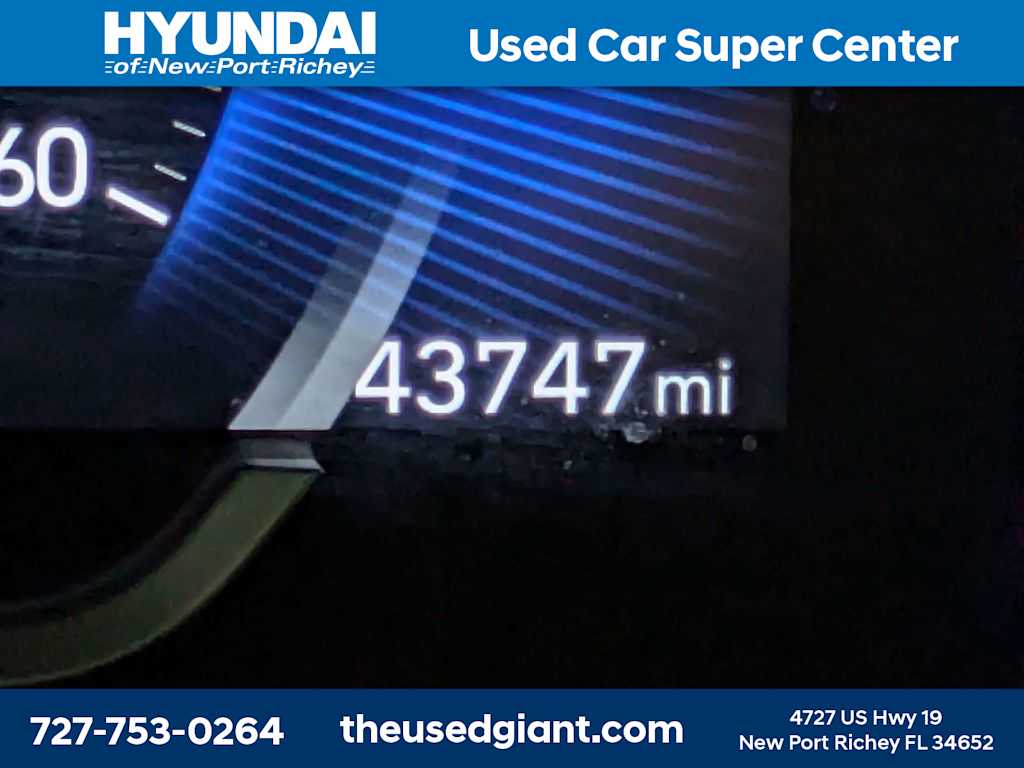 Thumbnail: 2020 Hyundai Santa Fe - 32