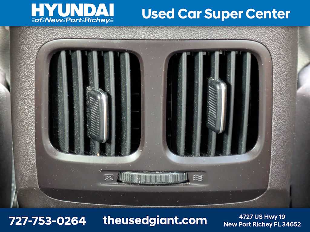 Thumbnail: 2015 Hyundai Tucson - 16