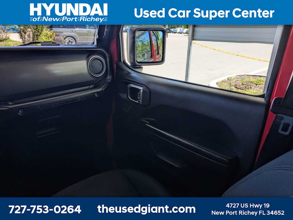 Thumbnail: 2022 Jeep Wrangler - 20