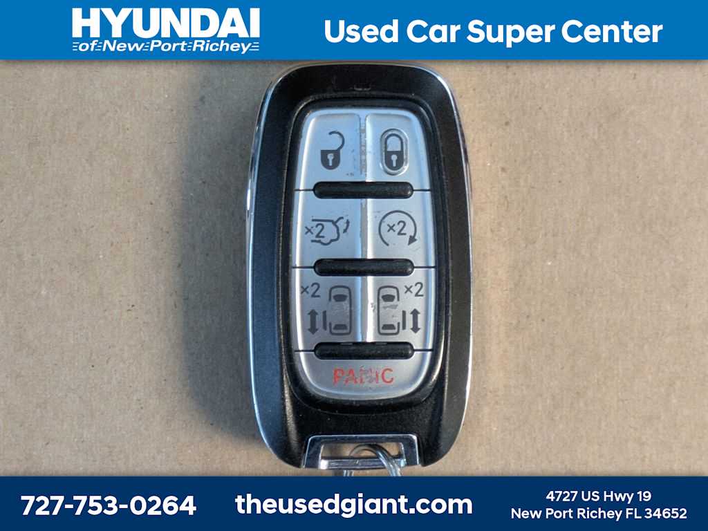 Thumbnail: 2017 Chrysler Pacifica - 46