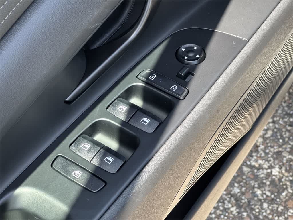 Thumbnail: 2025 Hyundai Elantra - 15