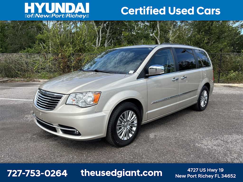 2015 Chrysler Town & Country Touring -
                  New Port Richey, FL