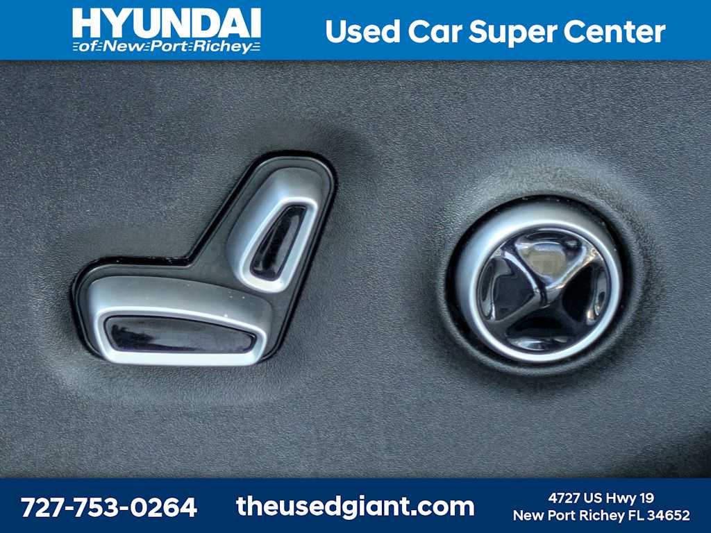 Thumbnail: 2022 Chrysler Pacifica - 33