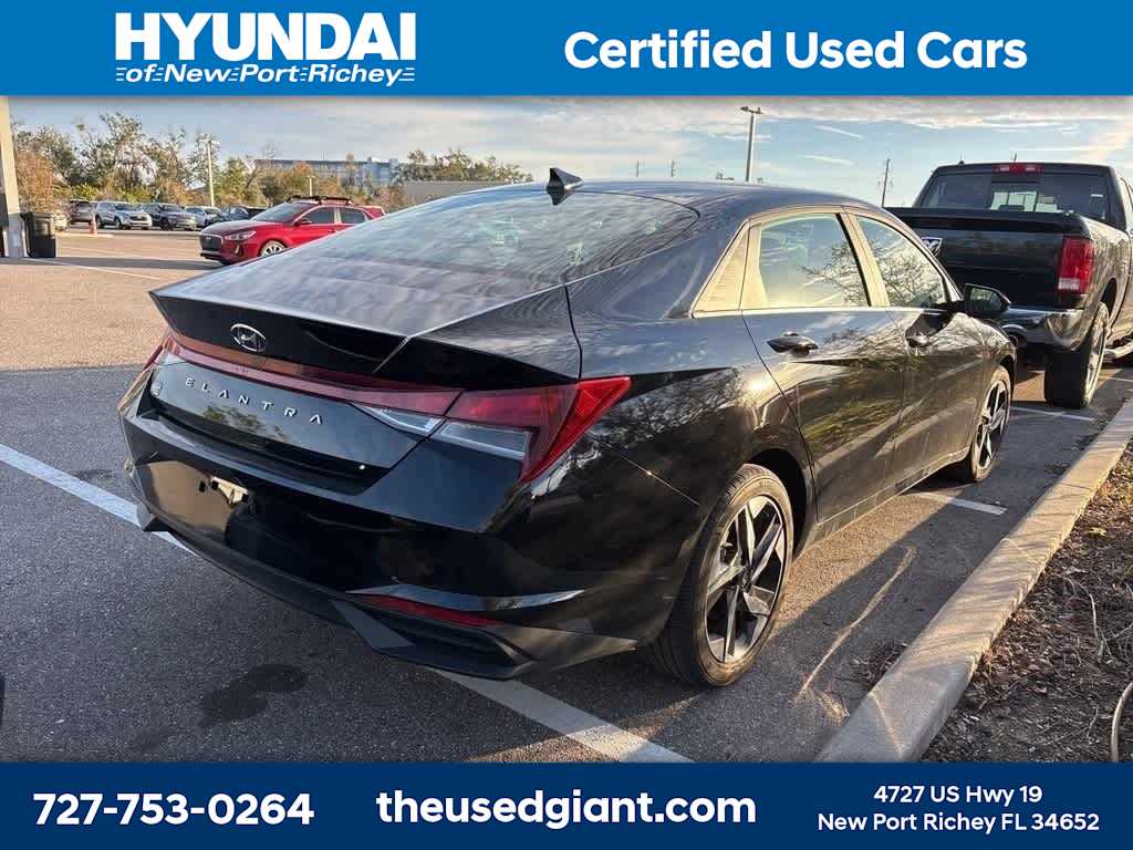 Thumbnail: 2023 Hyundai Elantra - 3