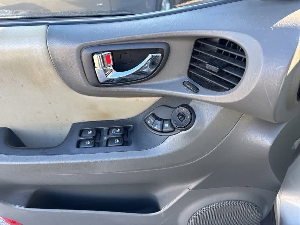 Thumbnail: 2005 Hyundai Santa Fe - 10