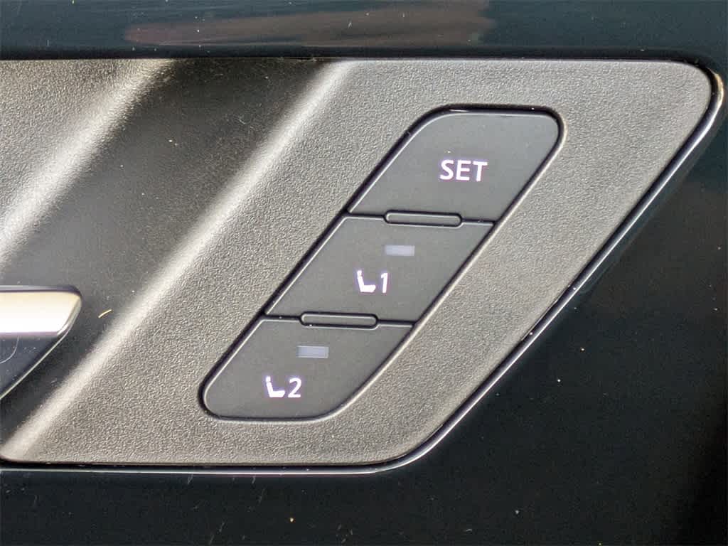 Thumbnail: 2022 Mitsubishi Outlander - 26