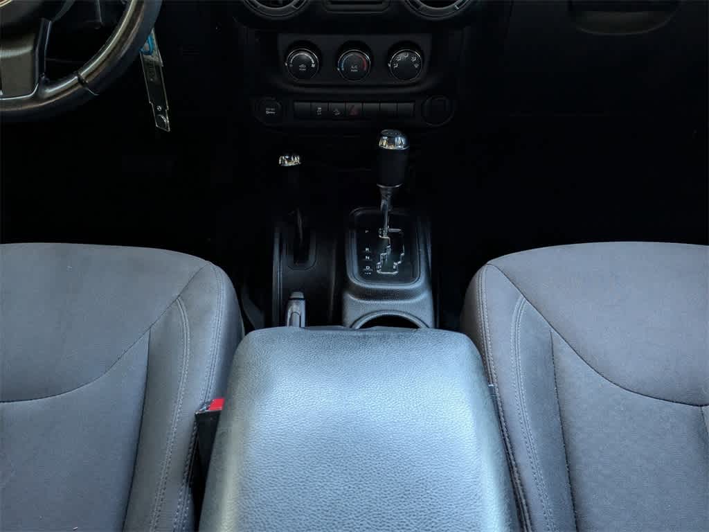 Thumbnail: 2017 Jeep Wrangler - 21