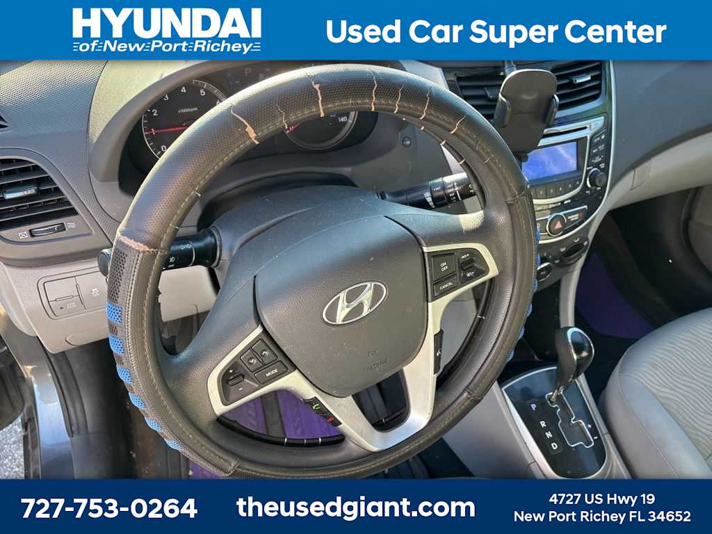 Thumbnail: 2012 Hyundai Accent - 10