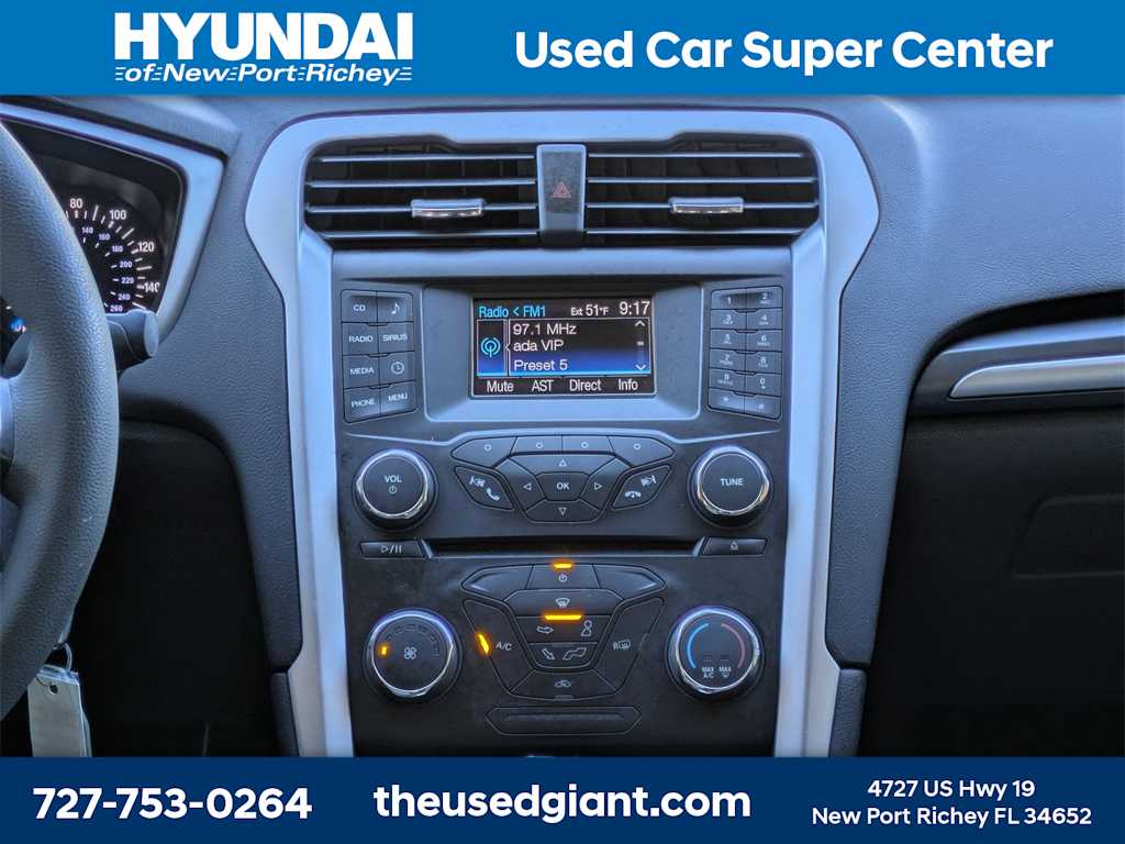 Thumbnail: 2013 Ford Fusion - 17