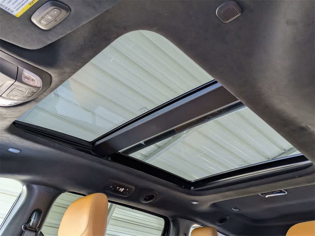 Thumbnail: 2022 Chrysler Pacifica - 35