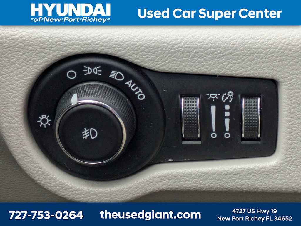 Thumbnail: 2018 Chrysler Pacifica - 42