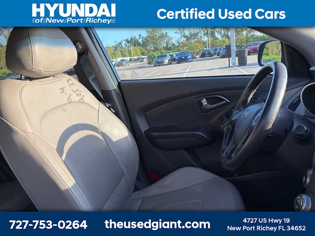 Thumbnail: 2015 Hyundai Tucson - 8