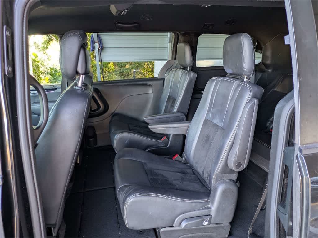 Thumbnail: 2015 Dodge Grand Caravan - 17