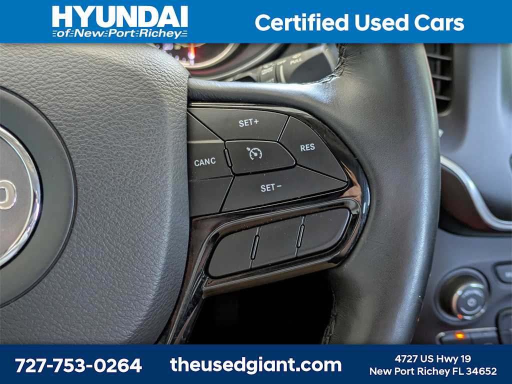 Thumbnail: 2020 Jeep Cherokee - 32