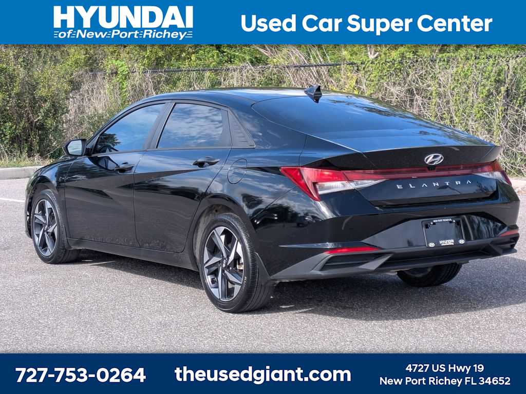 Thumbnail: 2023 Hyundai Elantra - 3