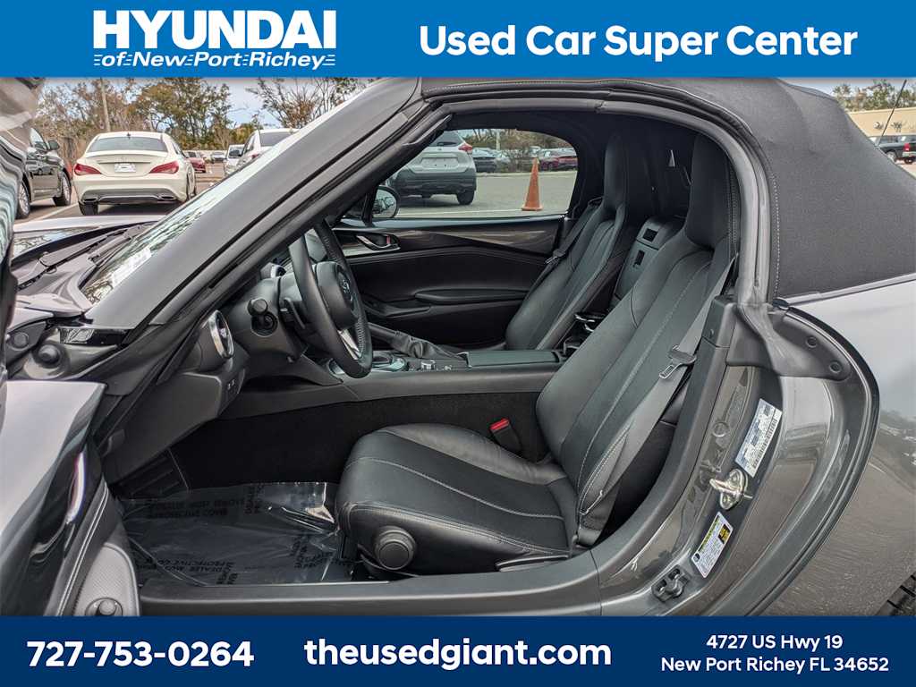 Thumbnail: 2022 Mazda MX-5 Miata - 16