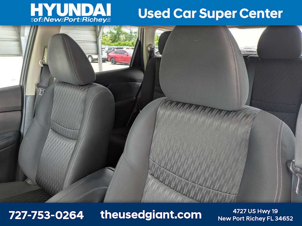 Thumbnail: 2017 Nissan Rogue - 7