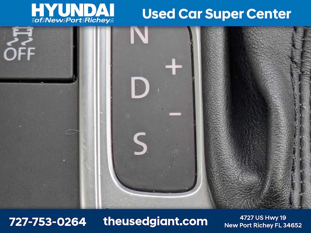 Thumbnail: 2013 Volkswagen CC - 26