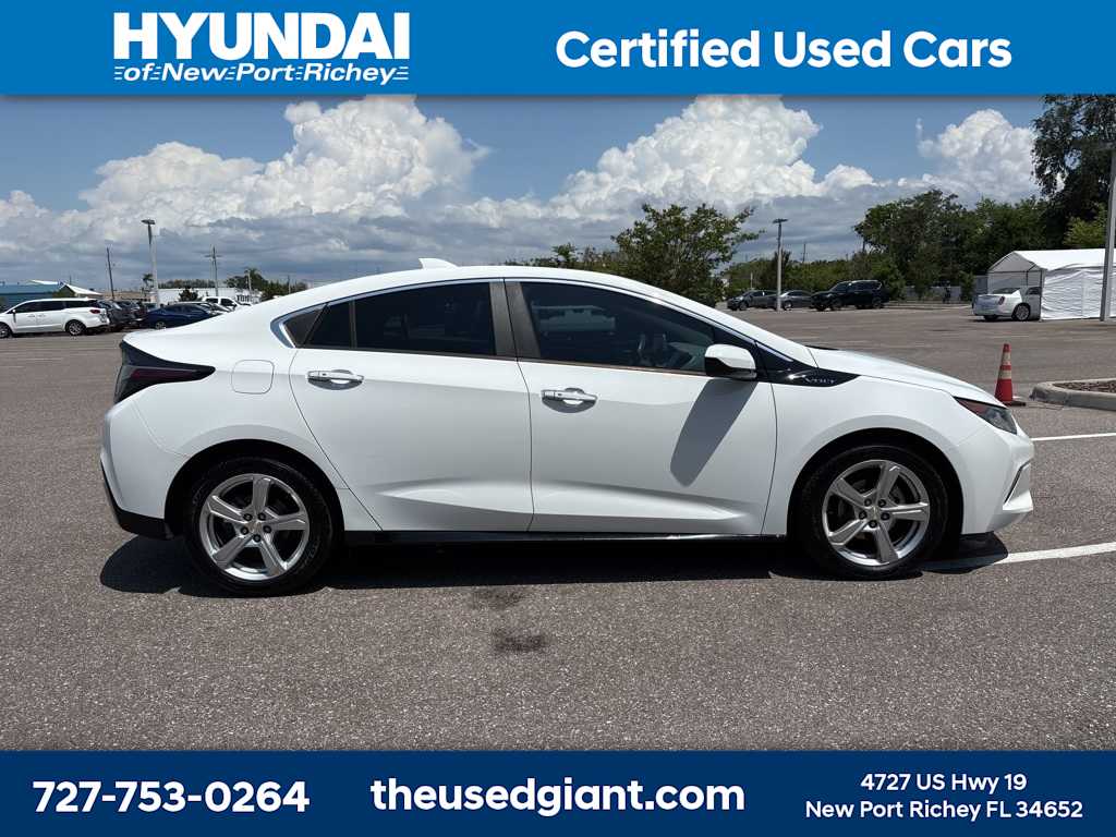 2017 Chevrolet Volt LT 6