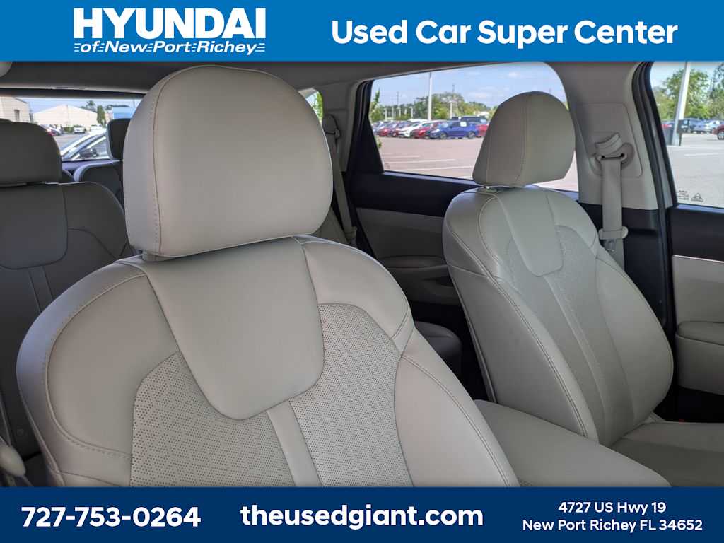 Thumbnail: 2023 Kia Sorento - 6