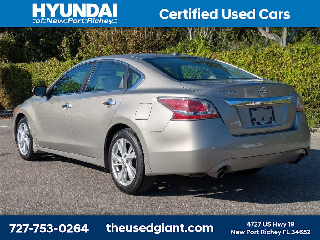 Thumbnail: 2015 Nissan Altima - 3