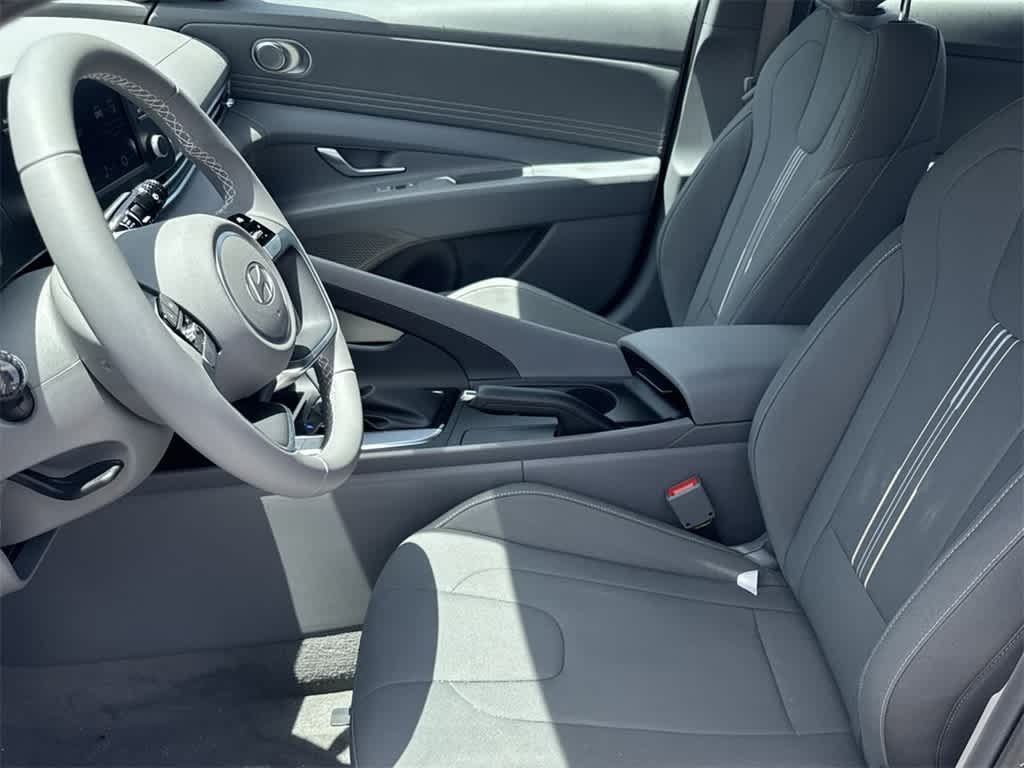 Thumbnail: 2025 Hyundai Elantra - 15